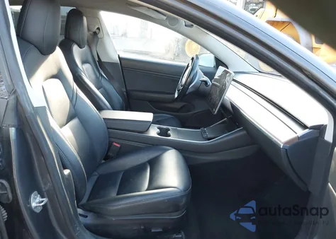 2018 Tesla Model 3 Long Range/Performance z USA, uszkodzony, nr VIN 5YJ3E1EB1JF128751